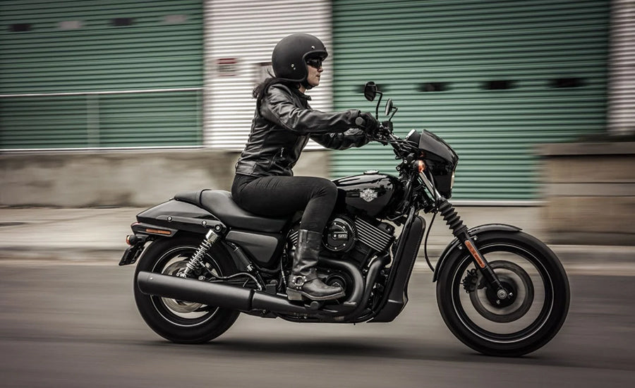 Comfort & Ergonomics: Harley Davidson Street 750