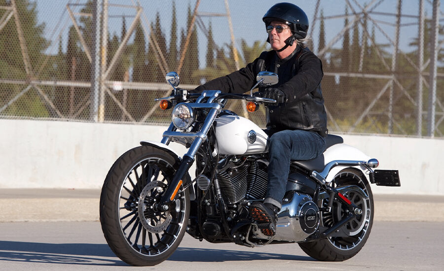 Comfort & Ergonomics: Harley Davidson Softail Breakout