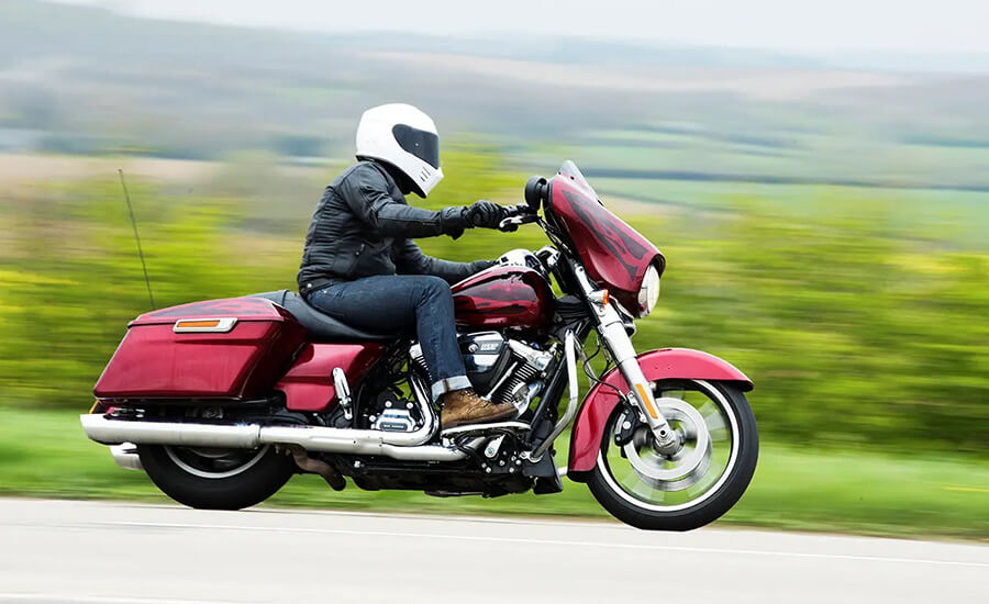 Comfort & Ergonomics: Harley Davidson Street Glide