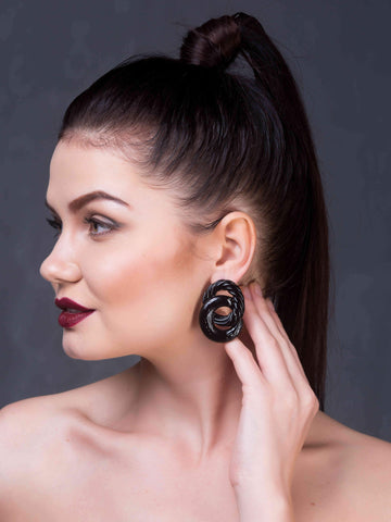 Interlock Earring by Bellofox
