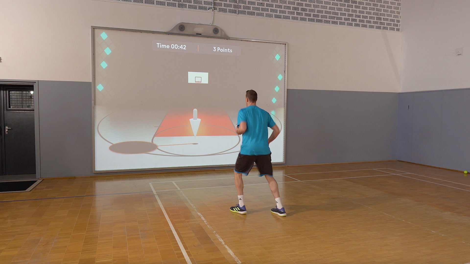 Former Handball world champion Dominik Klein trains movement with Multiball