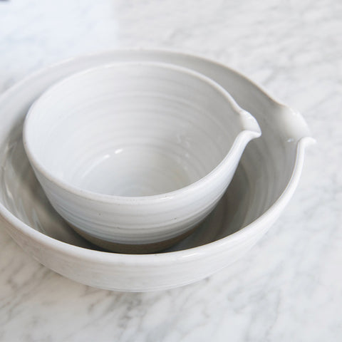 Farmhouse pottery clearance dog bowl