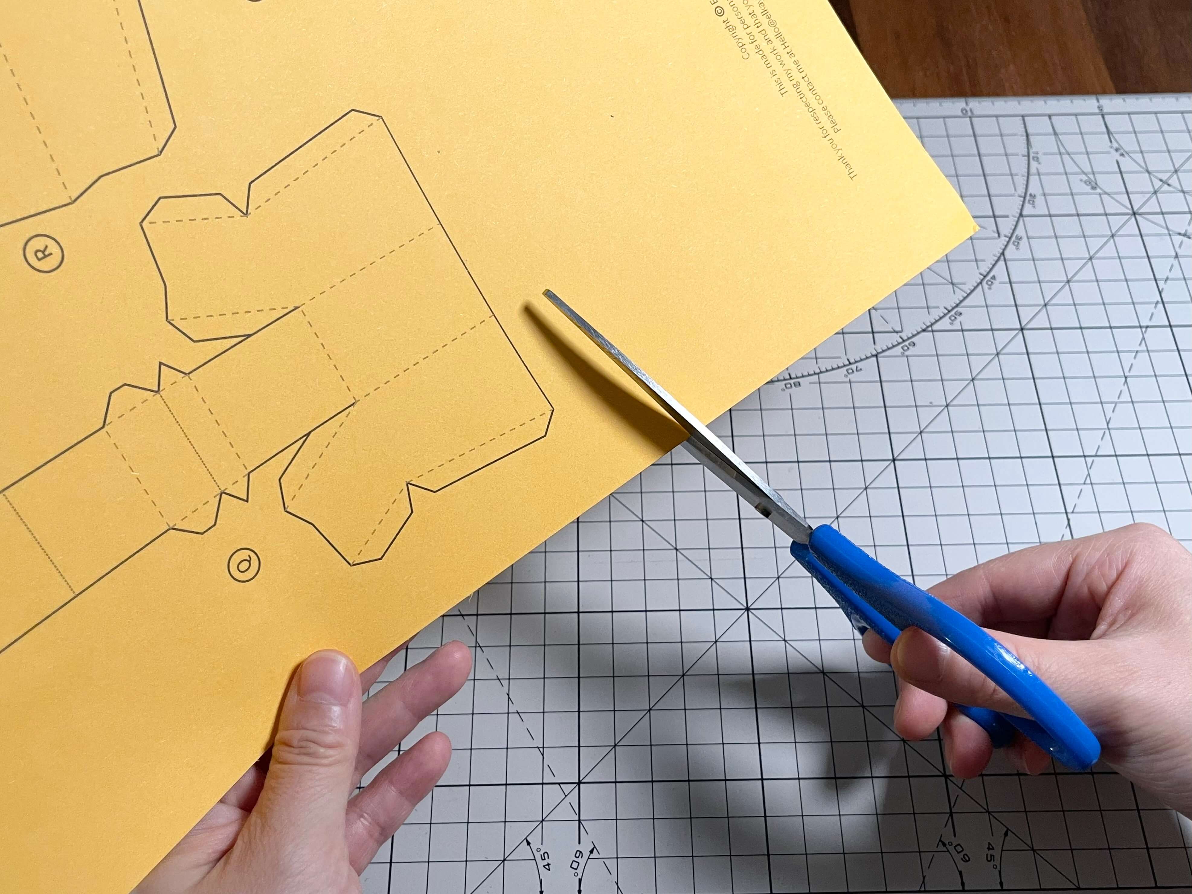 How to Use a Digital Template to Make a 3D Papercraft cut