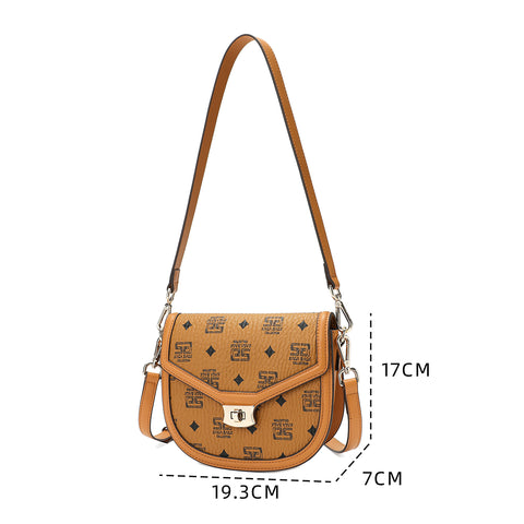 A women's handbag from Saga with ideal dimensions for daily use