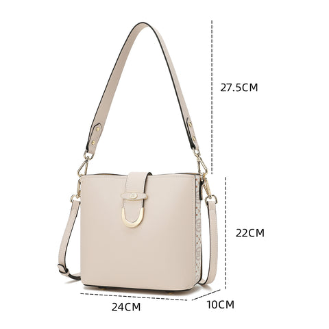 The dimensions of the Saga women's bag are ideal for everyday carry