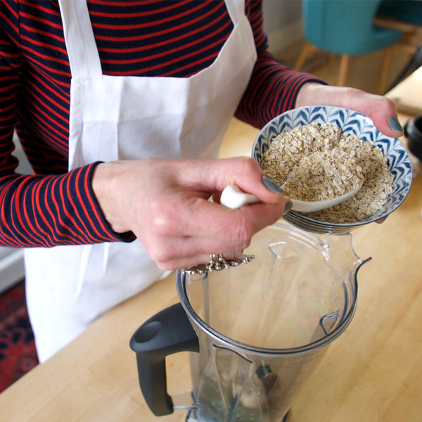 Adding oats to green smoothie