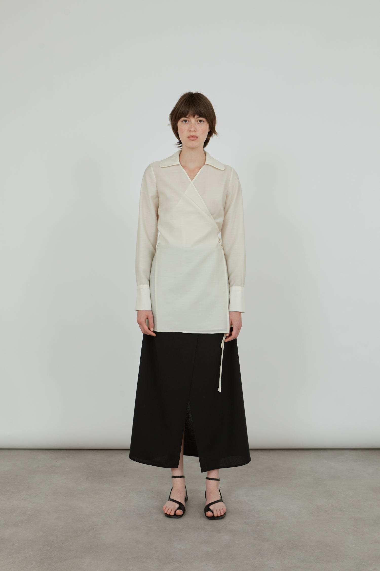 Koda wrap shirt | Off white - Wool-silk blend - La Collection product image