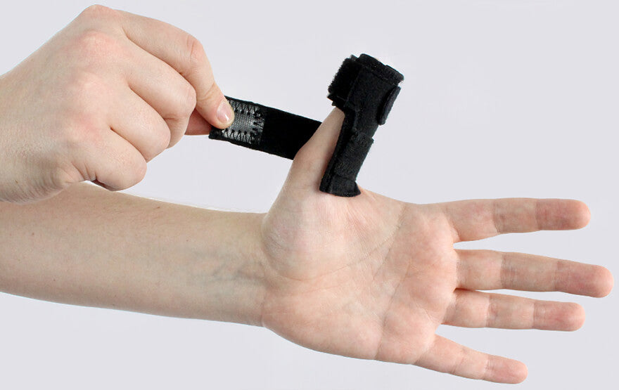 Fasten thumb splint