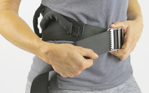 Fasten the buckle transfer belt with handles