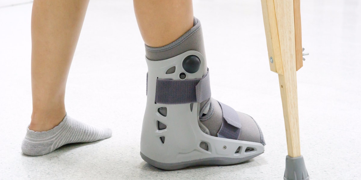 best walking boot for 5th metatarsal fracture