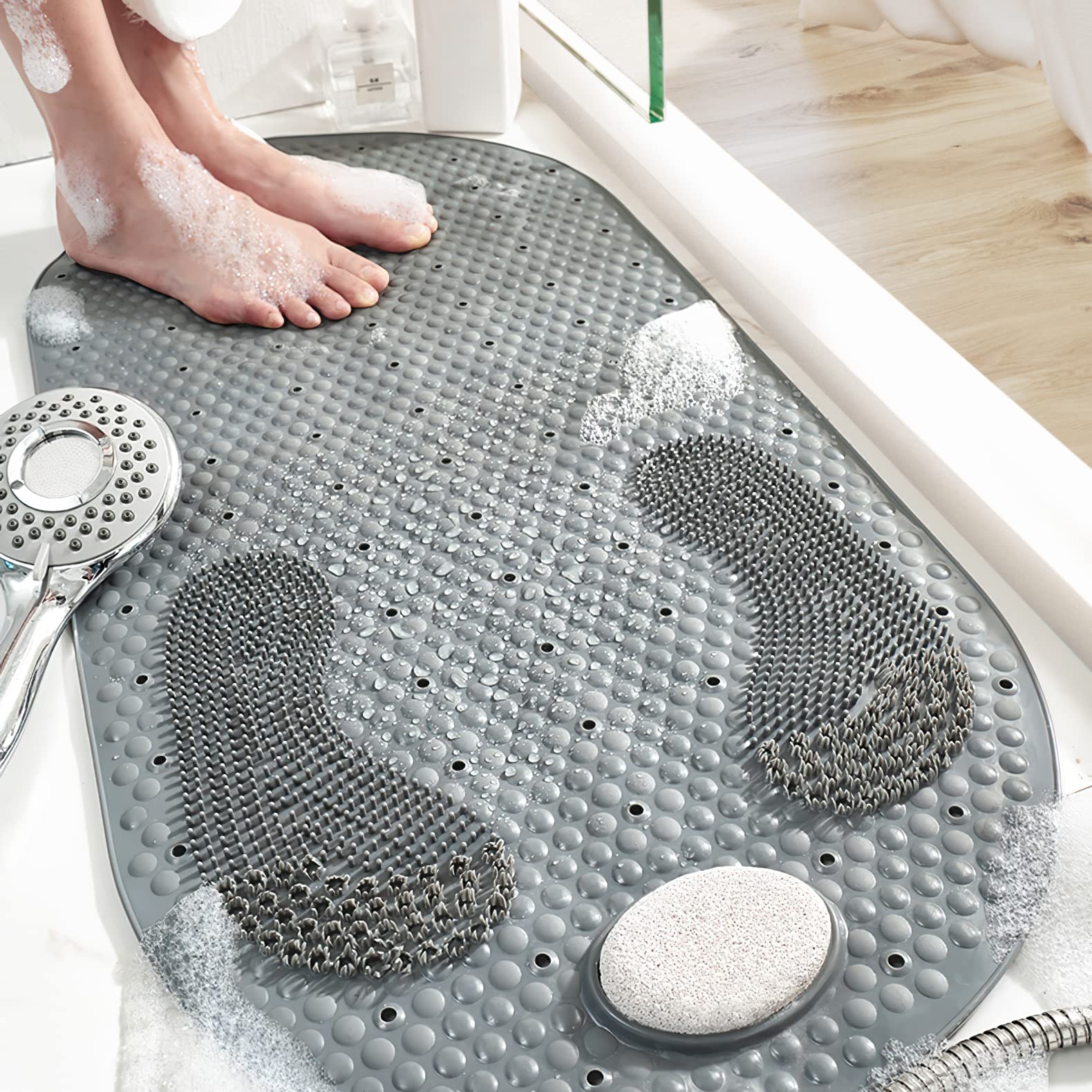 tapis de douche propre et bien entretenu