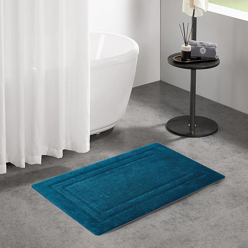 Tapis de bain bleu apaisant