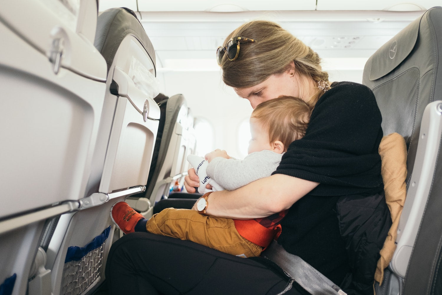 travel by plane with baby