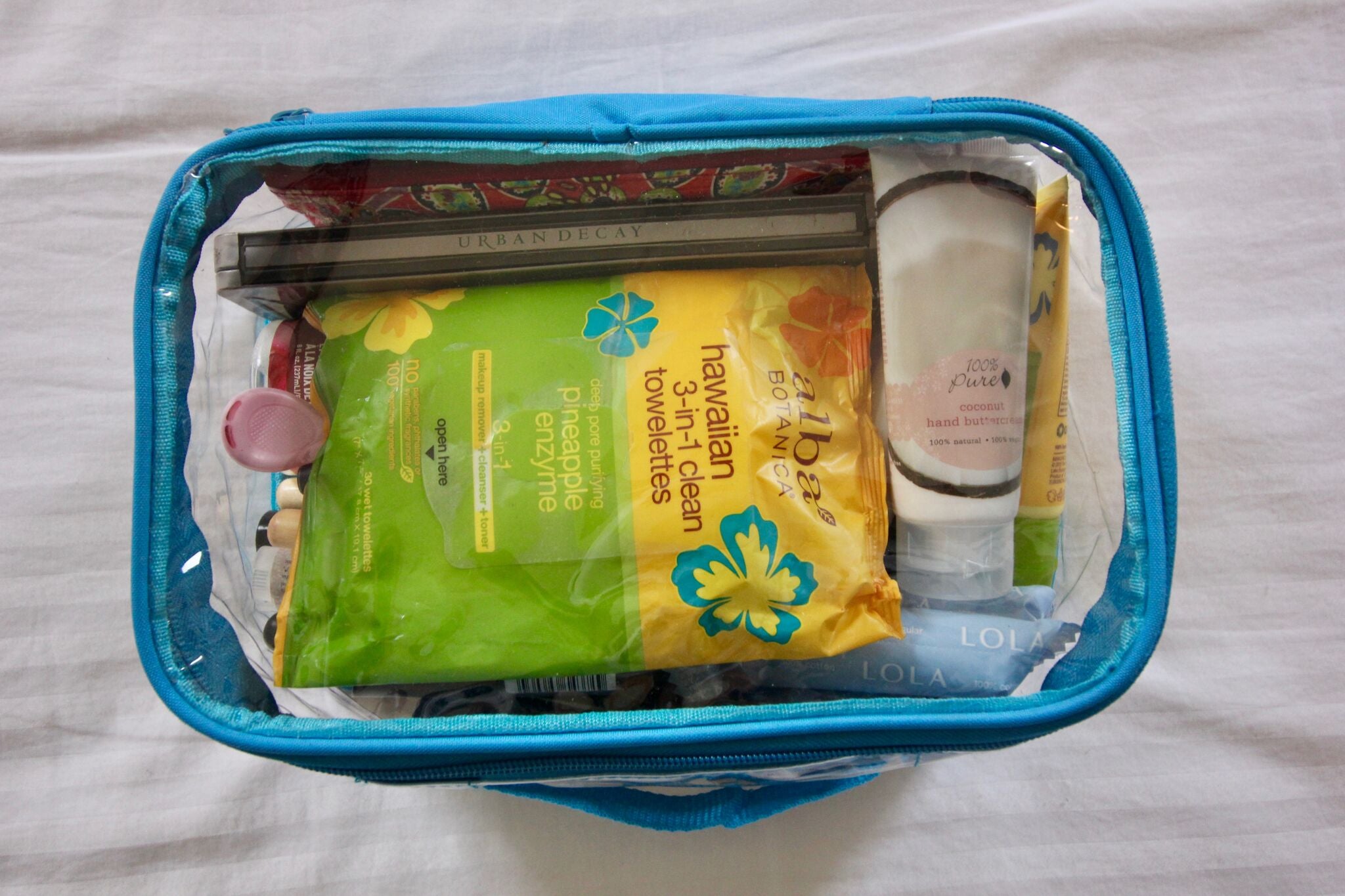Travel Essentials for Women: 20+ Products You Need – EzPacking