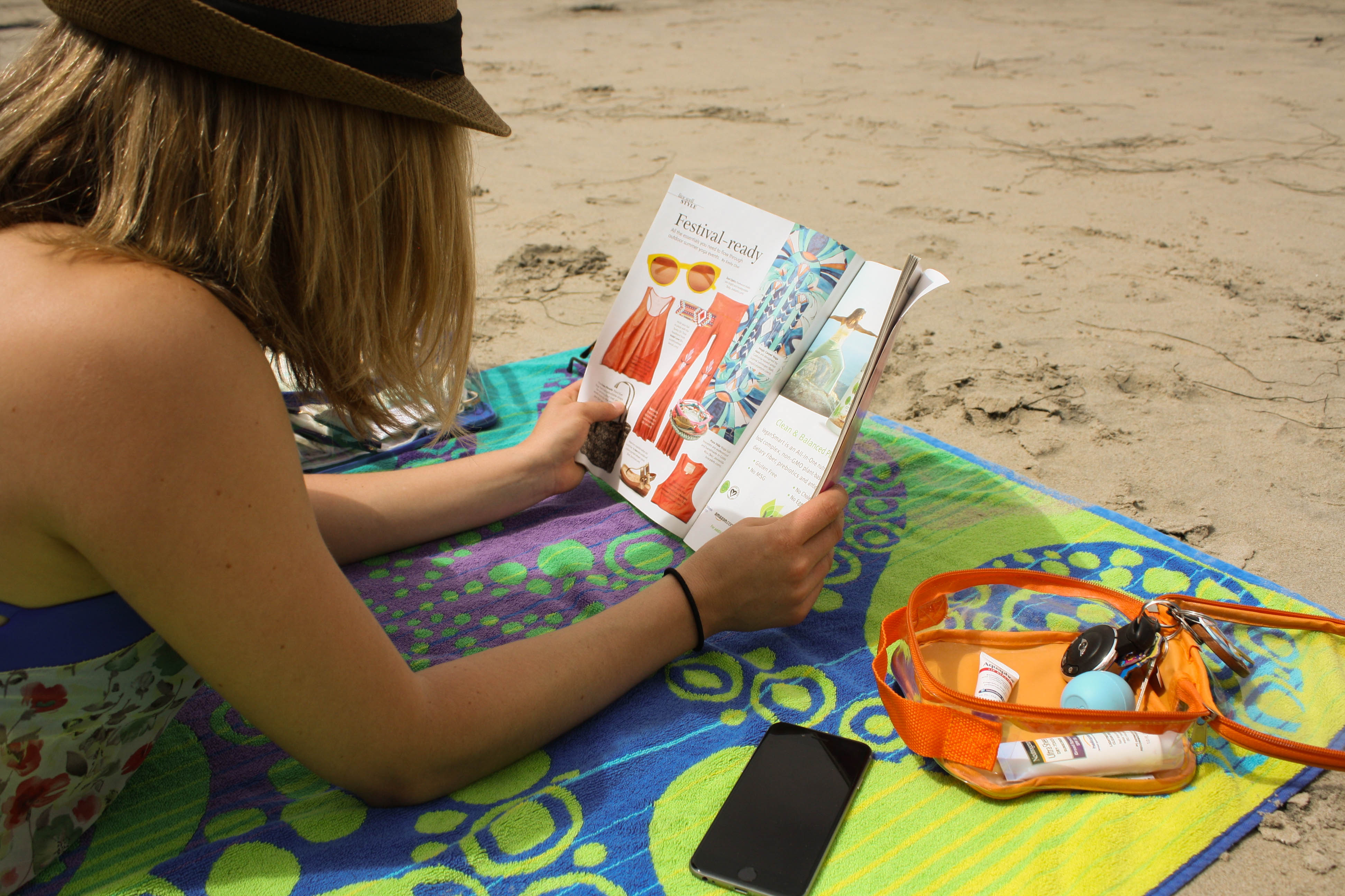 Beach bag organization with extra small packing cube