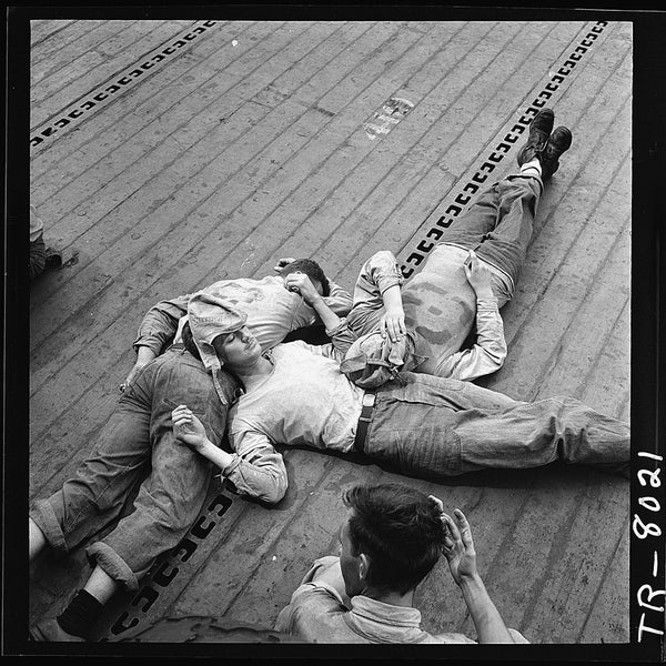 3 sailors sleep aboard the USS Lexington 1947 - Edward Steichen, Public domain, via Wikimedia Commons