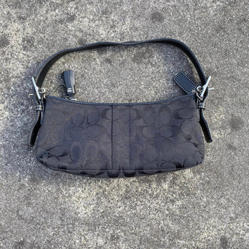 Coach Handbag1.jpg__PID:beeaee21-c414-4094-86c7-df6419e6dece