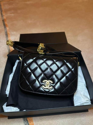 jpeg-optimizer_Chanel Black Seasonal Flap1.jpg__PID:9c7fdcfa-10da-4281-acc2-52d7f0dc7575