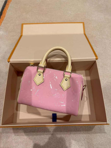 jpeg-optimizer_Louis Vuitton Bubblegum Pink Nano Speedy1.jpg__PID:1fad9320-4782-4065-8687-53a4babb8da3