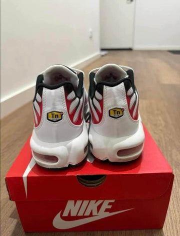 jpeg-optimizer_Nike Air Max Plus “Kombat”4.jpg__PID:f6c63eea-4feb-477e-9601-da150ede7d14