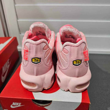 jpeg-optimizer_Nike air max TN ‘Atlanta’3.jpg__PID:ae55abba-1b3f-4891-81a7-9c9d77fdb73e