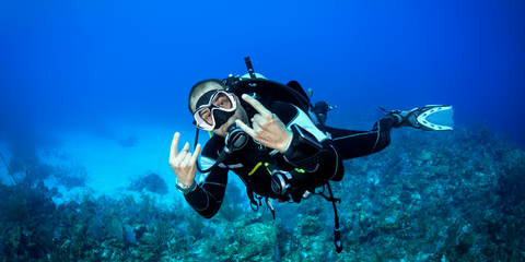 scuba diving in Goa in a cool way