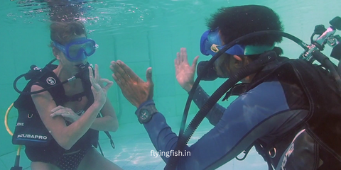 pool trainning in flyingfish scuba school in goa