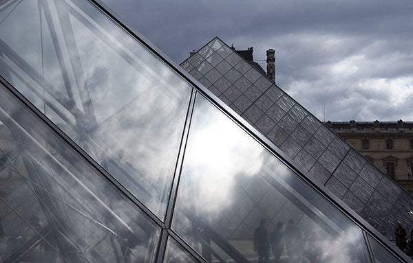 Louvre-pyramide-3