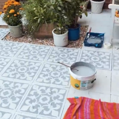 Stenciling your patio slabs