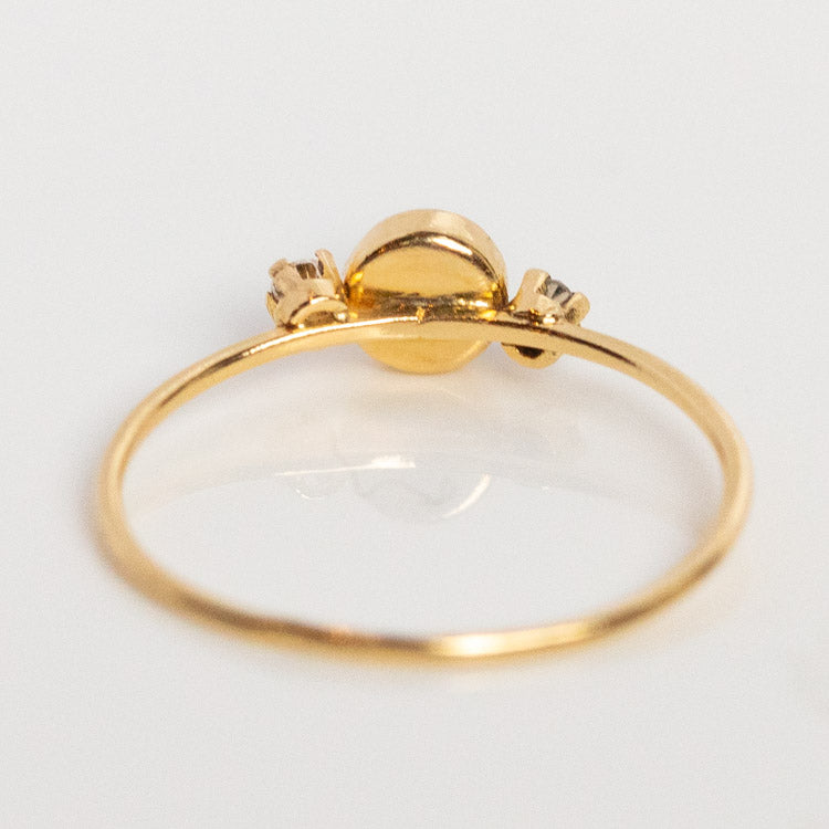 Vintage 18k Delicate Lapis and Diamond Ring
