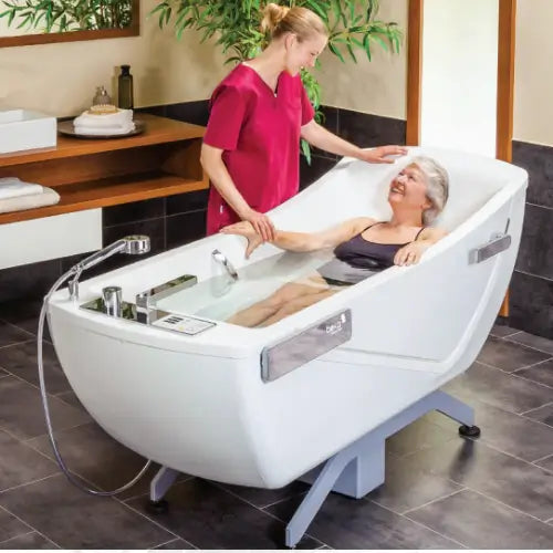 The Avero Motion Bath Tub by Handicare