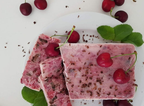 Semifreddo mit Kirschen