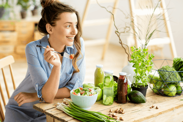 Die Basis eines gesunden Darm-Mikrobioms und Immunsystems bildet die richtige Ernährung und Lebensstil