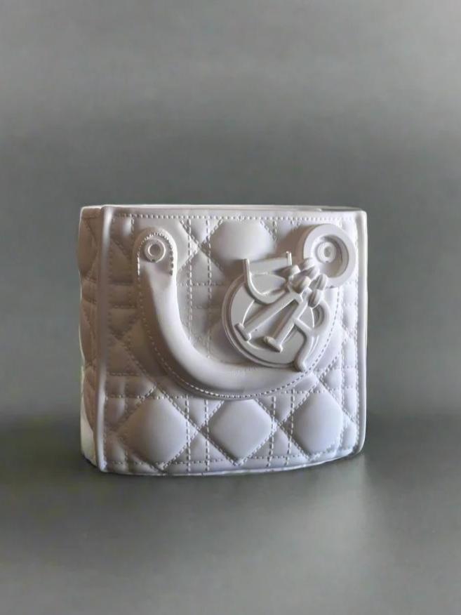 Di'r Lady Bag vase