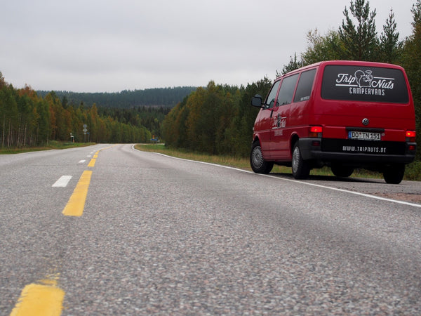 TripNuts Campervan auf der Straße