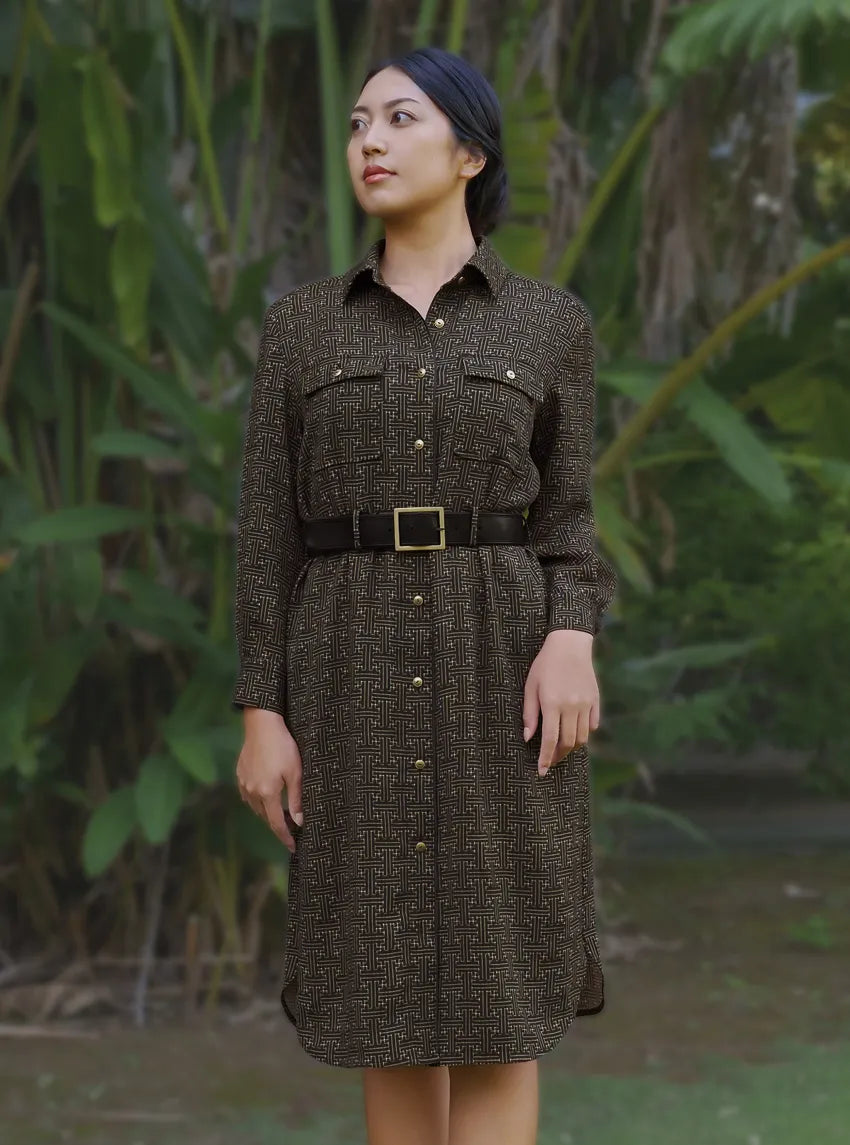 泥秋名バラ_シャツワンピース_1.webp__PID:c99f4e0b-794e-4c5b-af07-3a2b9bc5aea7