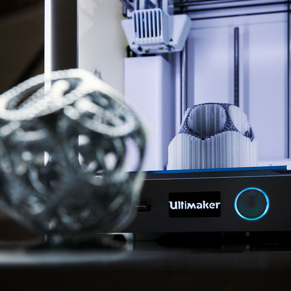 Ultimaker 3 dual extrusion print gyro with water-soluble PVA