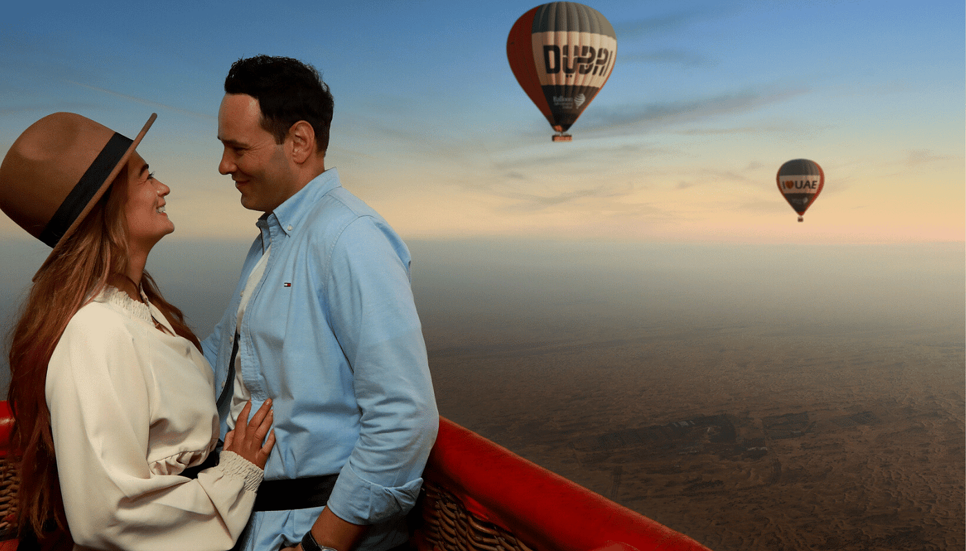 Romantic Hot Air Ballon Ride Over the Desert With Your Partner