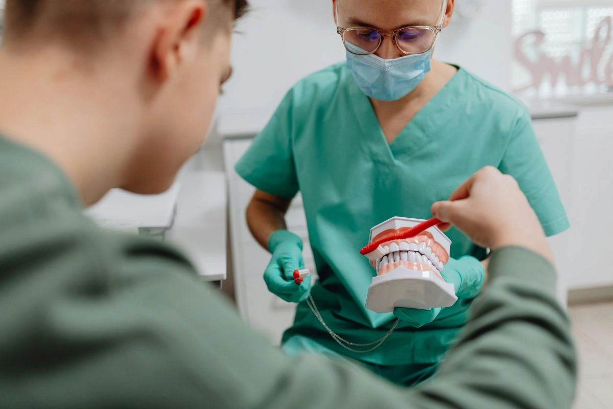 consigli del dentista per lo spazzolamento dei denti