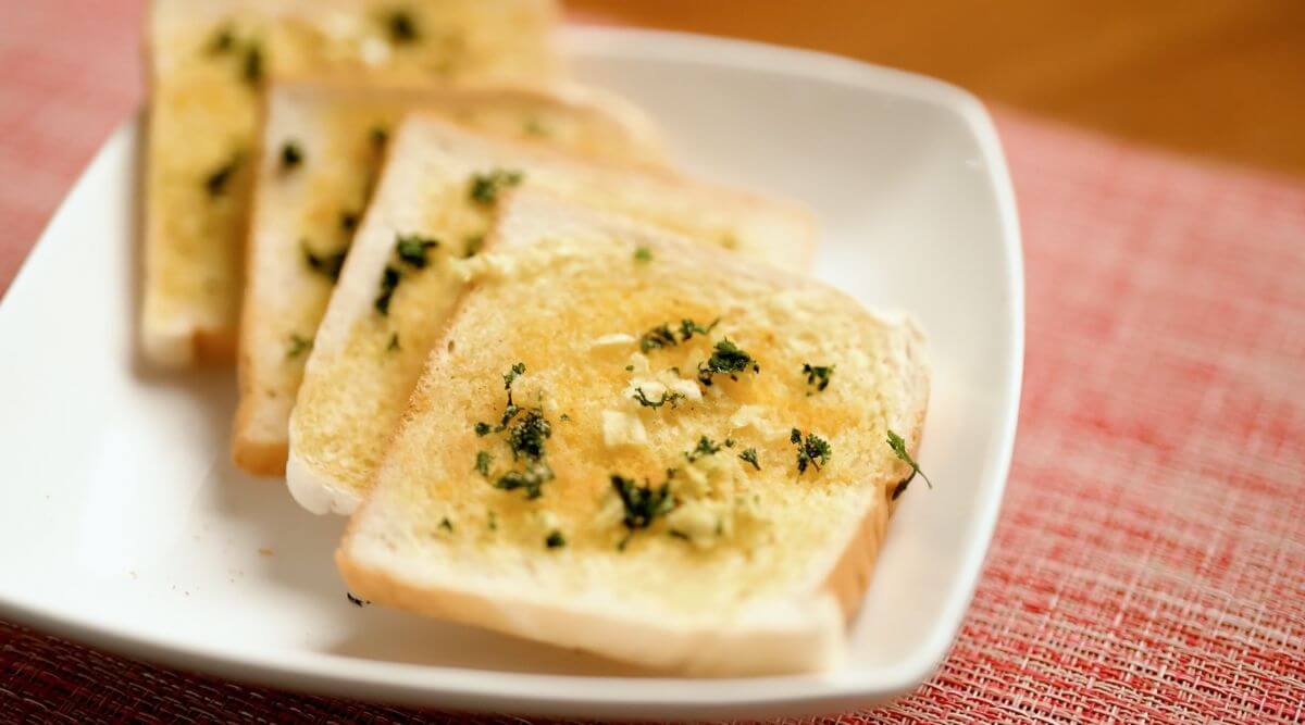 “Spread Spread” Garlic Bread