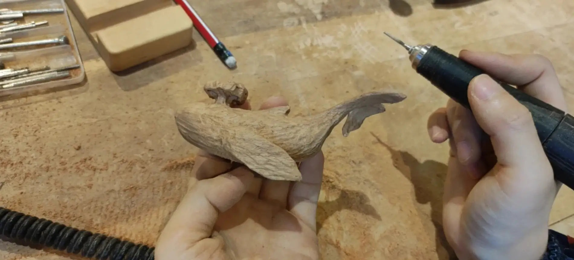 The making process of wooden animal sculptures