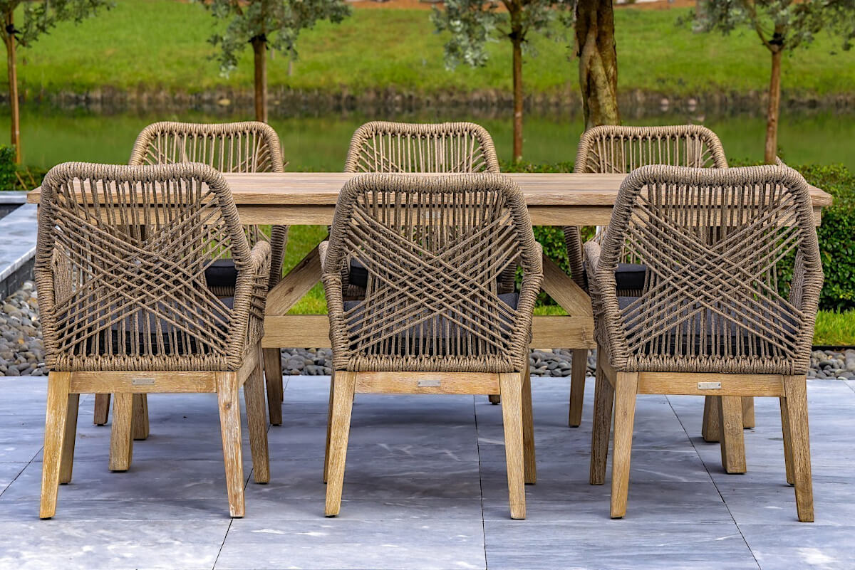 Discover the Allure of Lana 4-Piece Outdoor Wicker Furniture Set