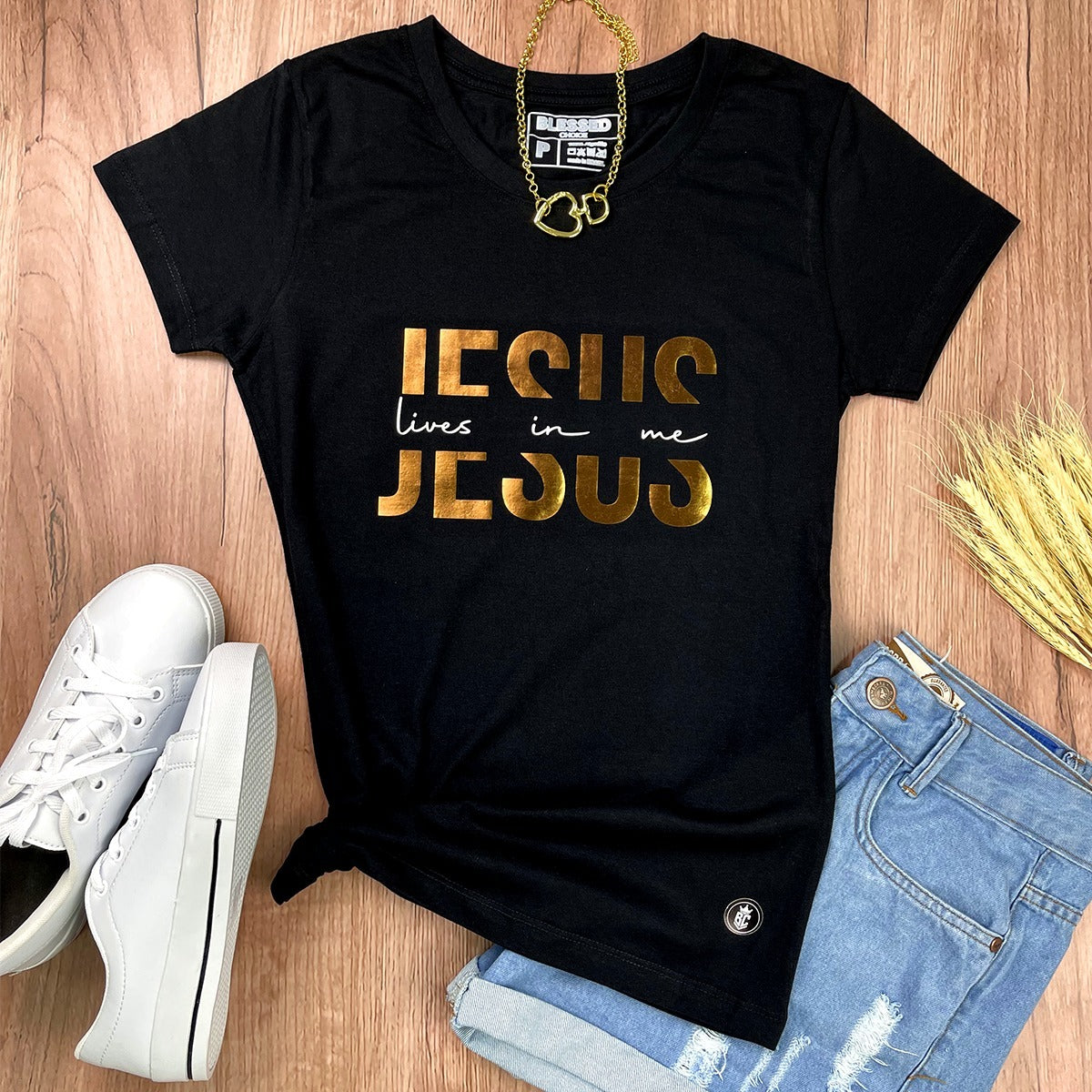 Camiseta Love Made Me Grace Saved Me Frases Inglês Cristã