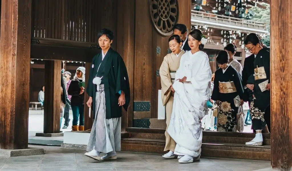 japanisches Hochzeitspaar im Kimono