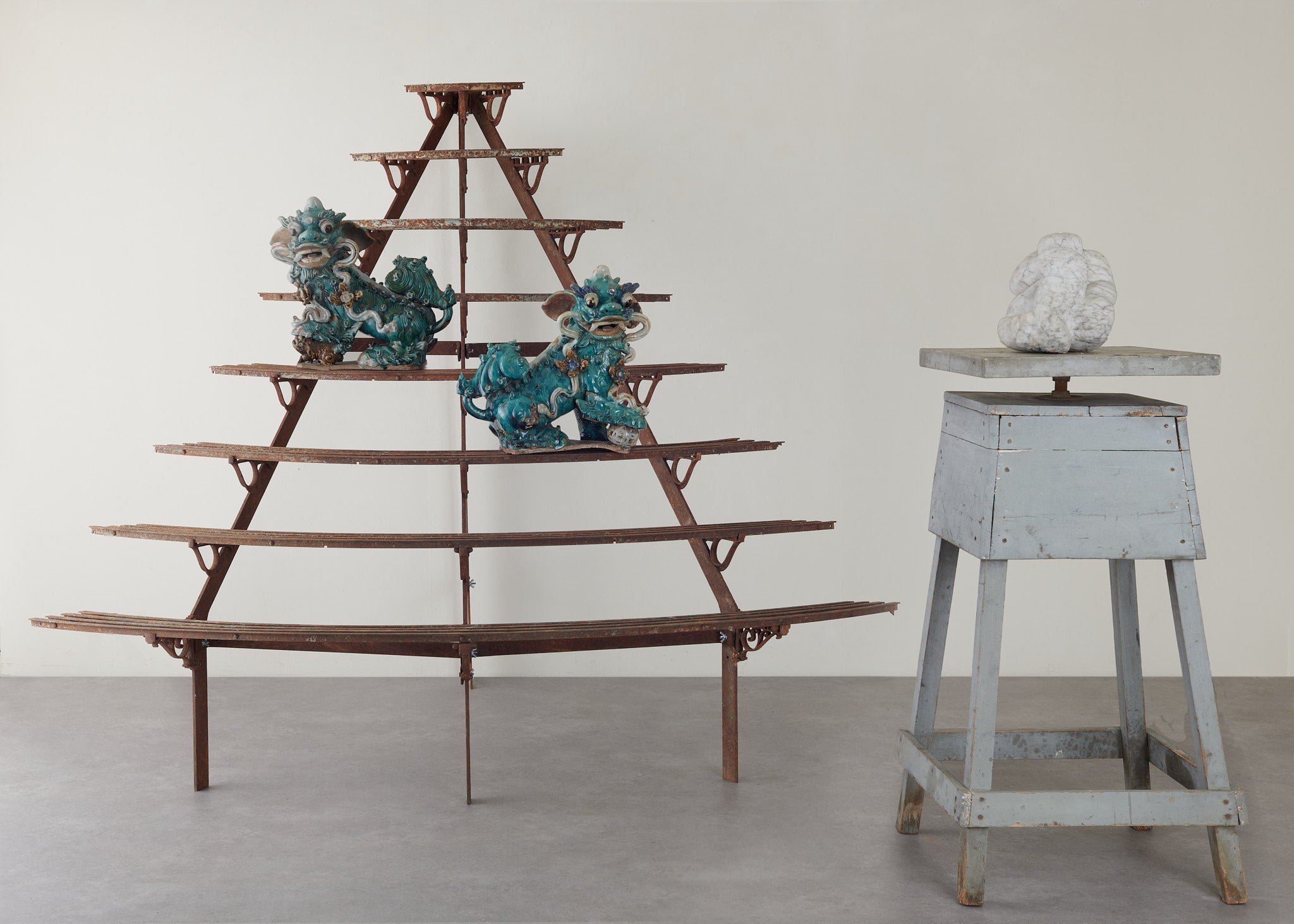 DEMI-LUNE FLORAL CONSERVATORY IRON STAND