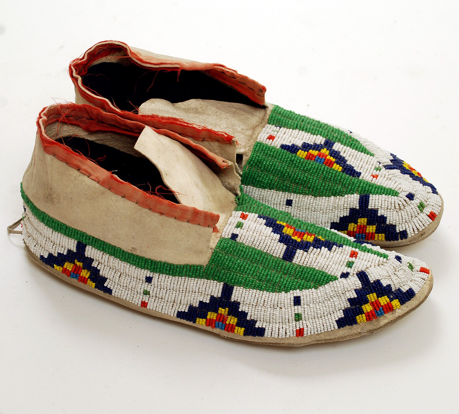 sioux beaded moccasins