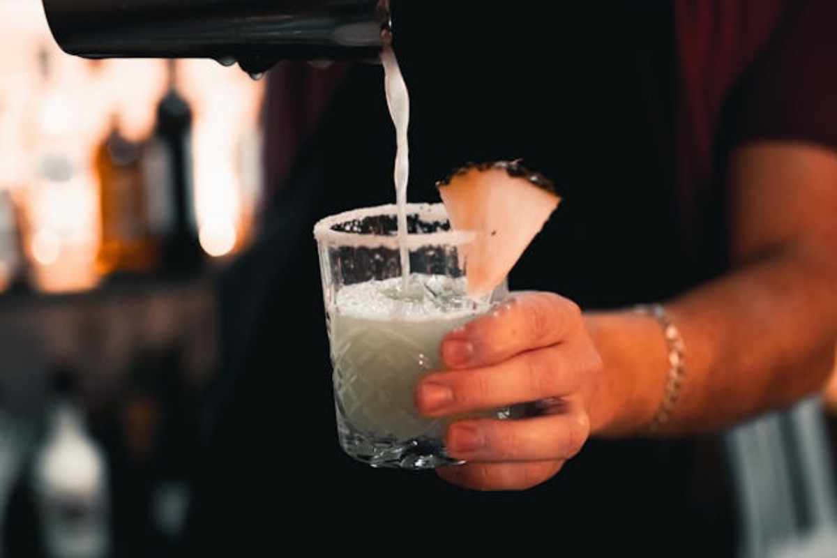 non-alcoholic cocktails being made at a bar