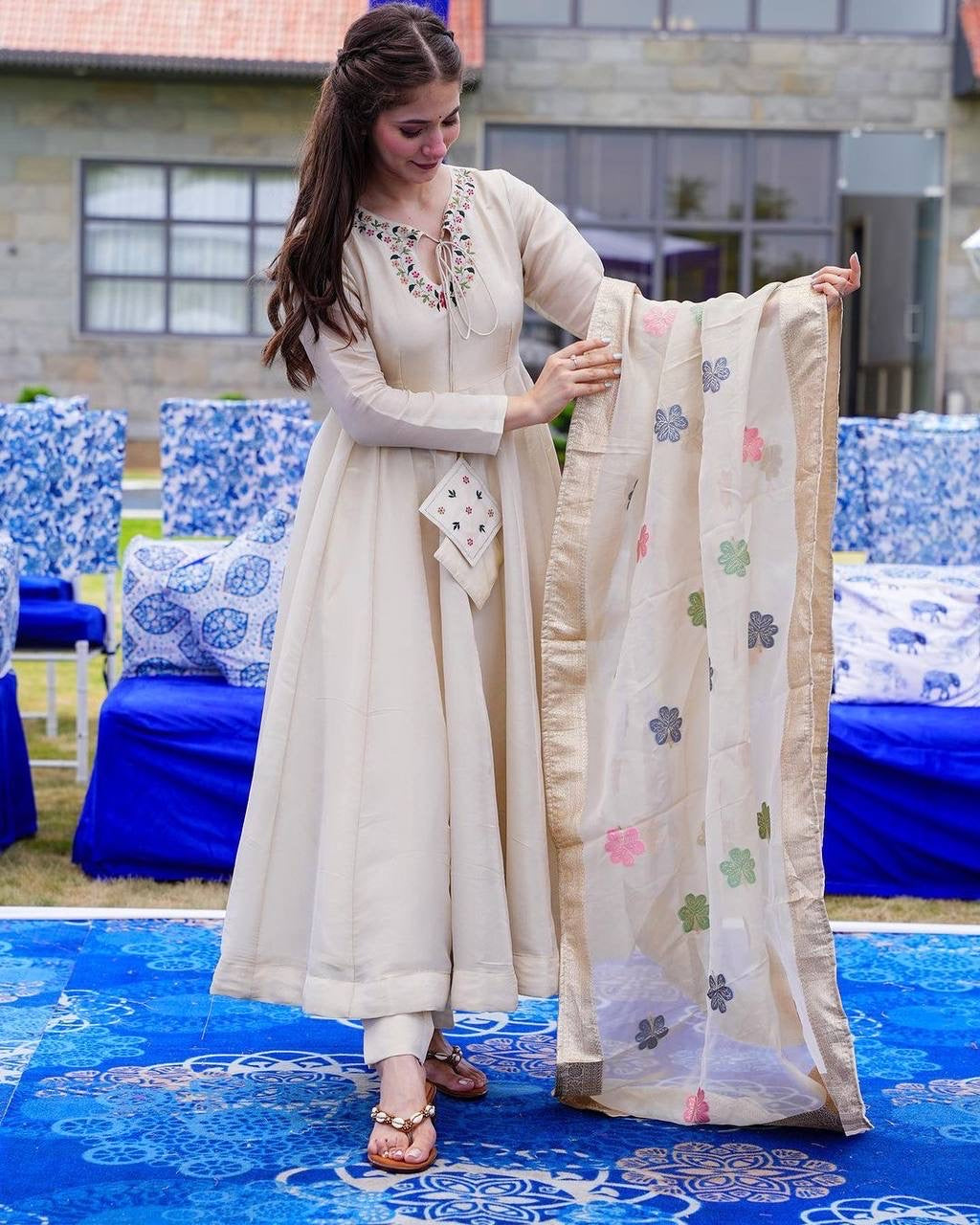 Divine Exim Women's Net With Heavy Embroidery Work Long Anarkali Gown  Salwar Suit Dupatta (Unstitched_SanjanaO-8396-Cream) : Amazon.in: Fashion