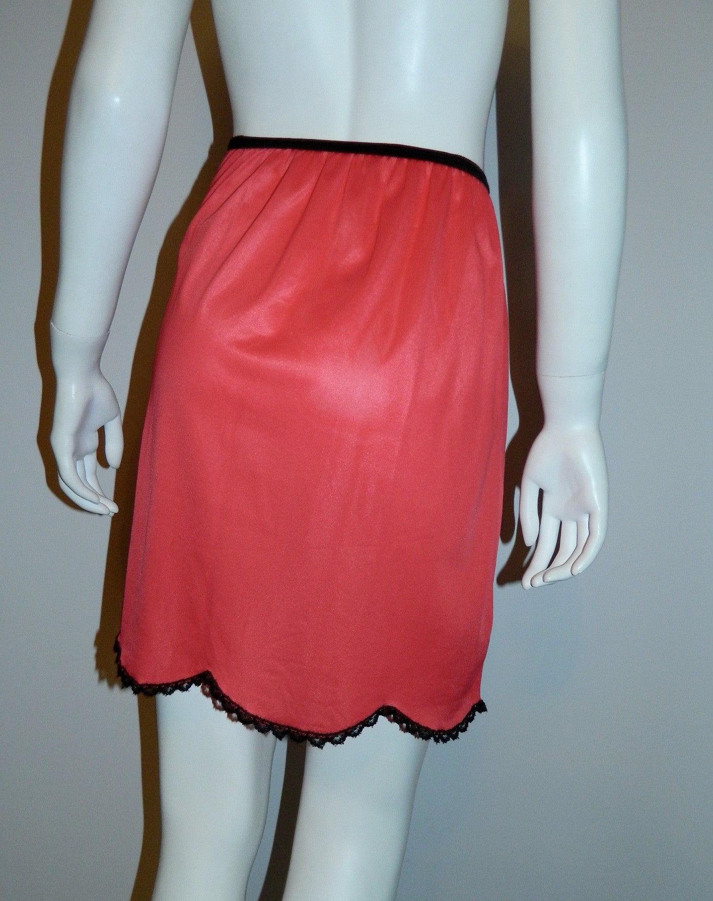 vintage 1960s half slip / red LOVE skirt black lace embroidery S - M ...