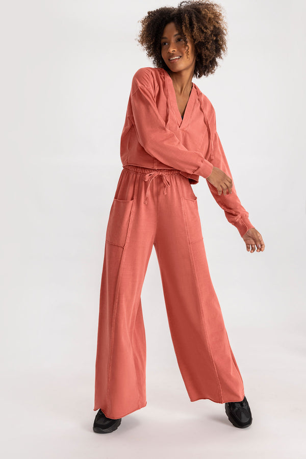Essential Flare Pants – LIVE!